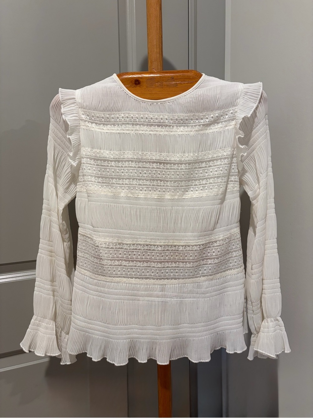 Velvet by Graham & Spencer Ivory Ruffled Lace-Panel Blouse XS